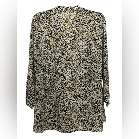 Chicos Convertible Cheetah Print Shirt Size Large Relaxed Lightweight Button Up - Picture 4 of 6